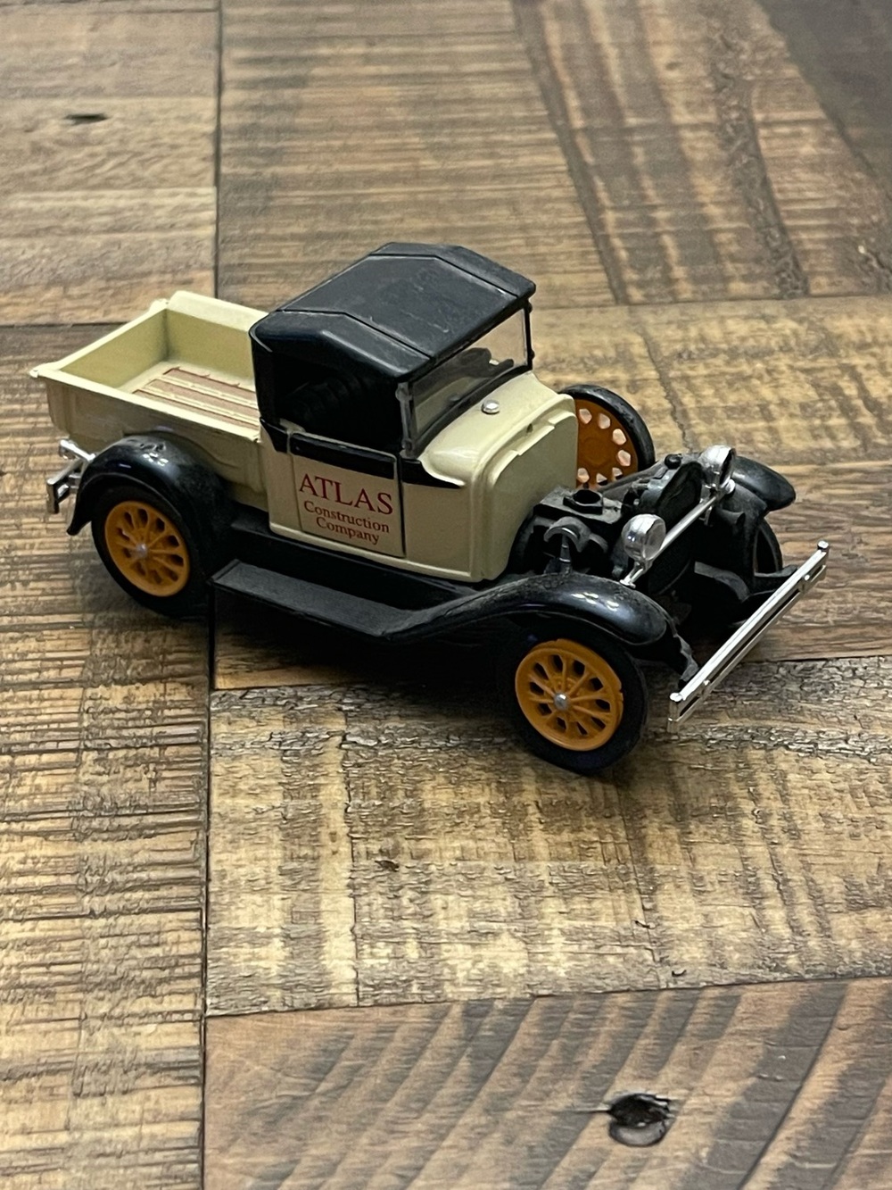 1:32 scale diecast model of a 1928 Ford Model 76A Roadster Pickup Truck